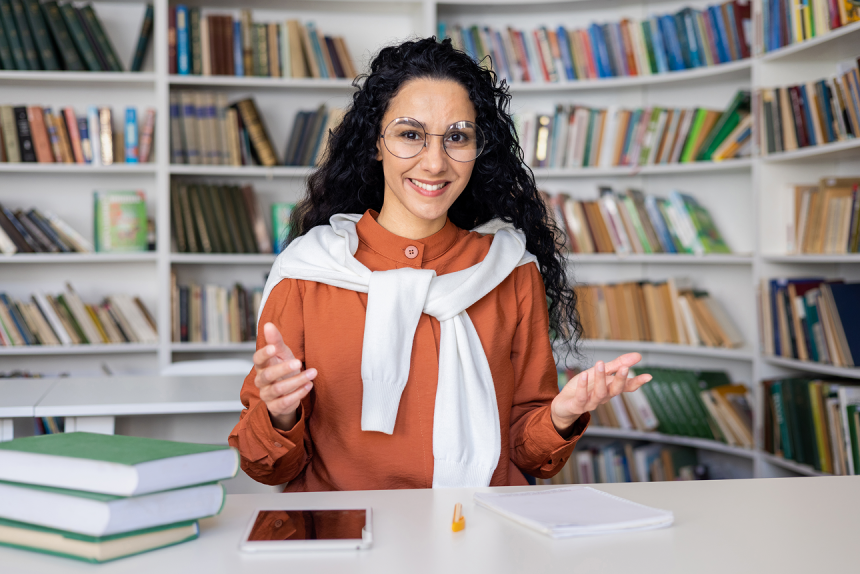 Curso de Extensão em Teoria Da Literatura Iii: Aprofundamento Teórico e Prático