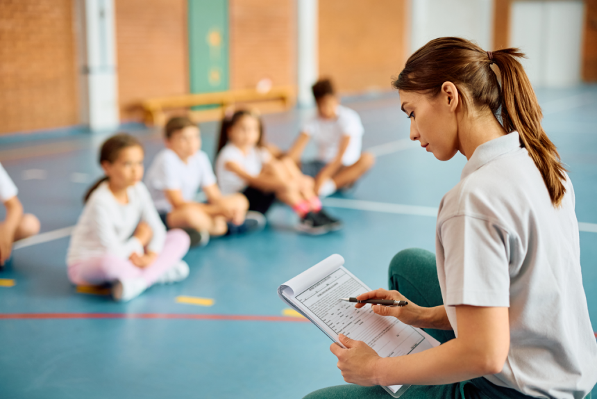 Curso de Extensão em Introducao A Educacao Fisica: Aprofundamento Teórico e Prático