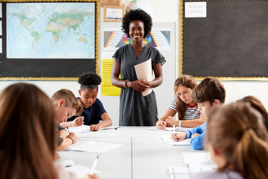 Curso de Extensão em Metodologia Do Ensino De Historia No Ensino Fundamental: Aprofundamento Teórico e Prático