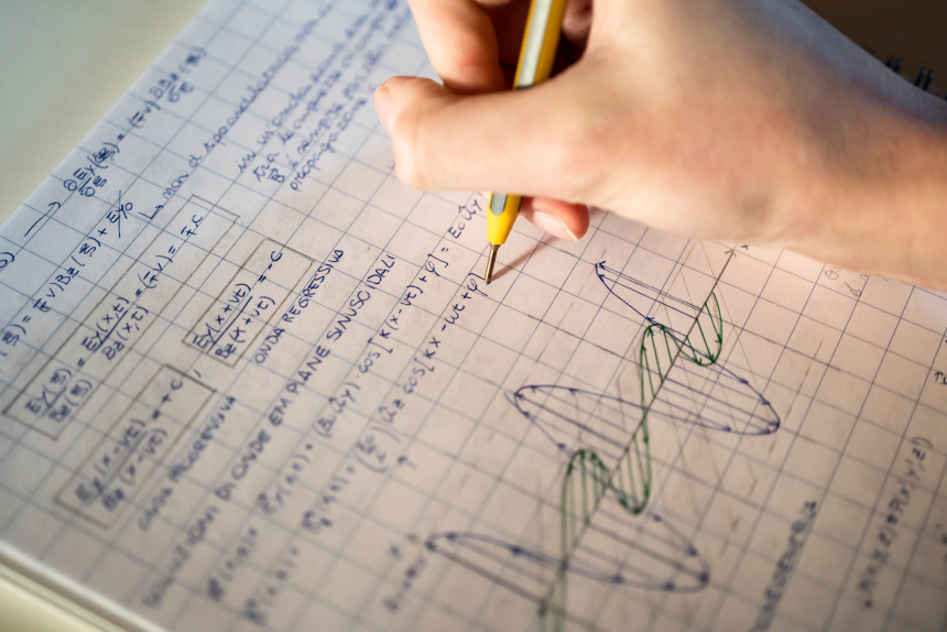 Curso de Extensão em Metodos Quantitativos Matematicos: Aprofundamento Teórico e Prático