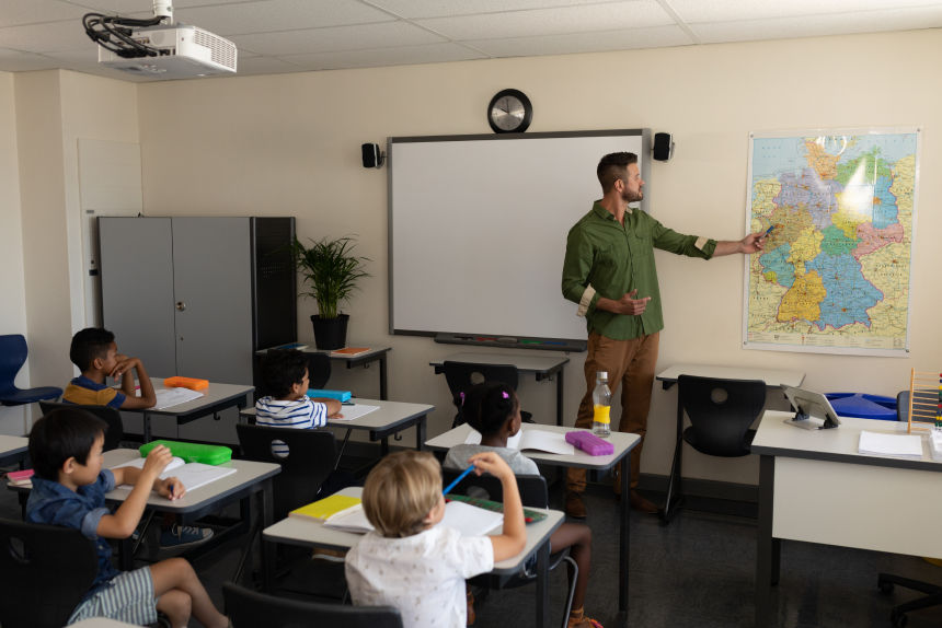 Curso de Extensão em Metodologia Do Ensino De Historia De Geografia: Aprofundamento Teórico e Prático