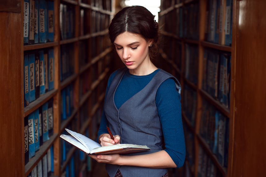 Curso de Extensão em Literatura Comparada: Ficcao Contemporanea Em Lingua Portuguesa: Aprofundamento Teórico e Prático