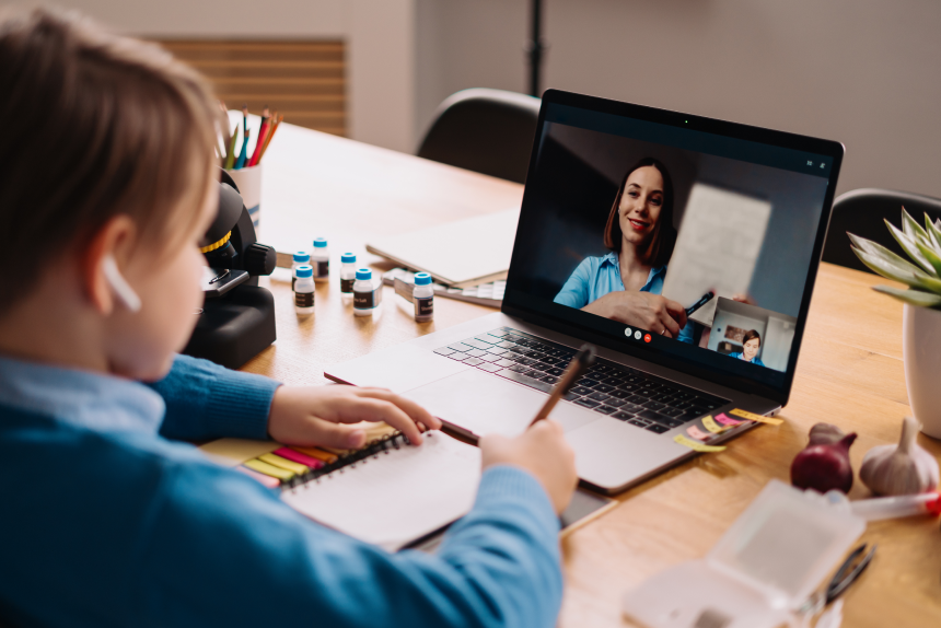 Curso de Extensão em Ensino E Aprendizagem Na Ead: Aprofundamento Teórico e Prático
